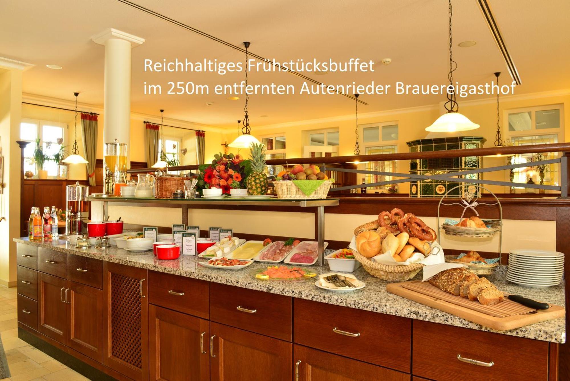 Gastehaus Schlossbrau Ichenhausen Bagian luar foto