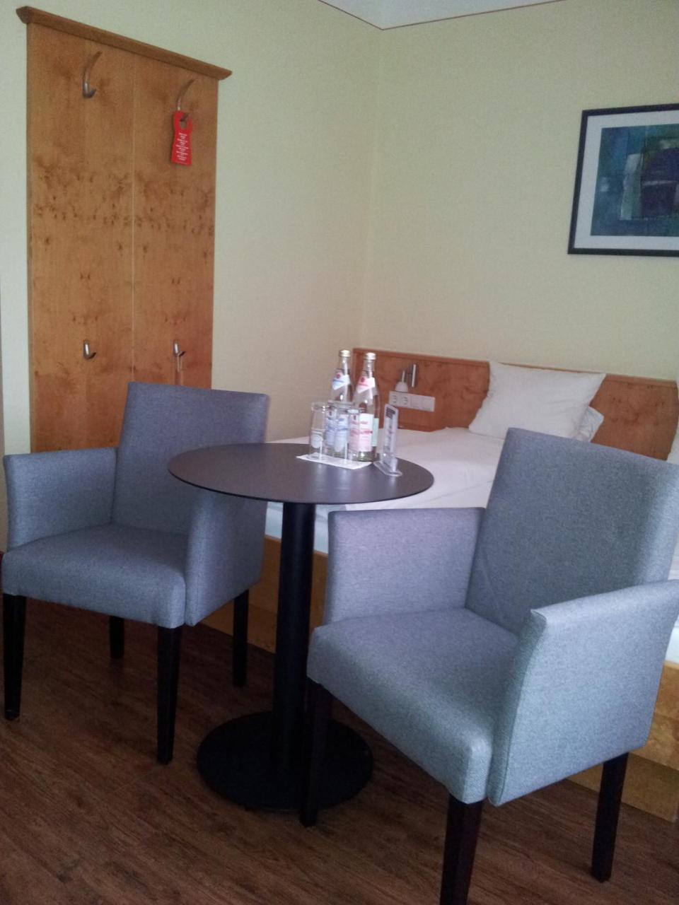 Autenrieder Gaestehaus Schlossbraeu Ichenhausen Bagian luar foto